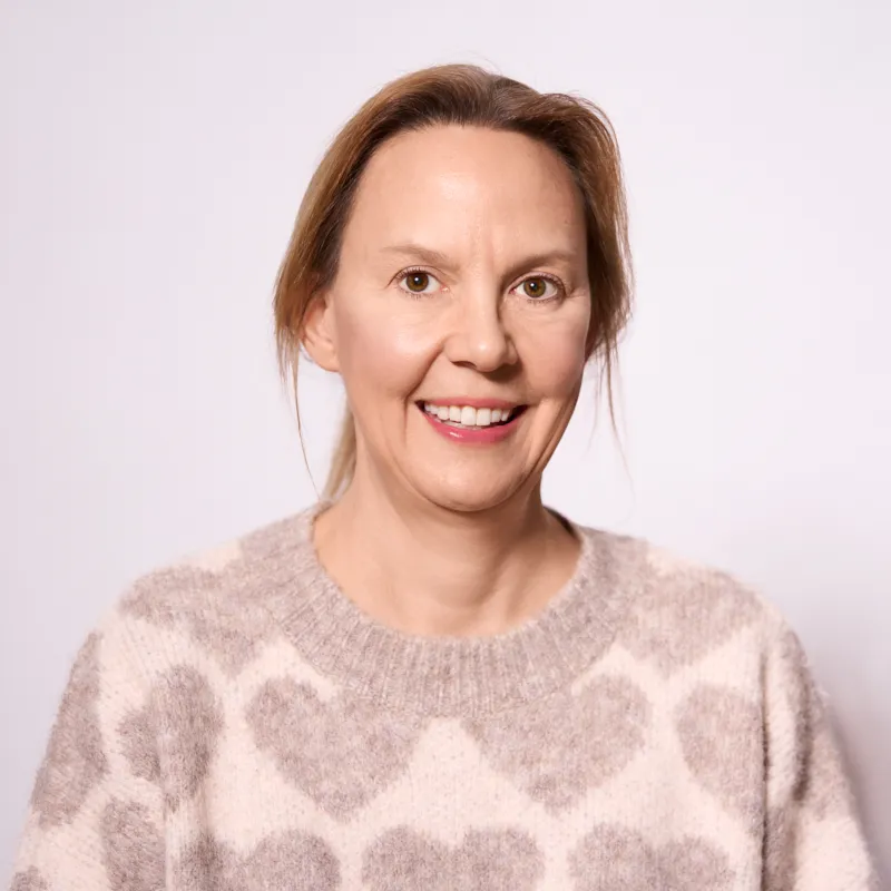 Erfahrungsbericht Hernienzentrum RKM740 Nanette Wagner-Petermeier Nanette Wagner-Petermeier berichtet über ihre OP im Hernienzentrum RKM740 Düsseldorf – Korrektur ihrer Rektusdiastase und Behandlung des Nabelbruchs.