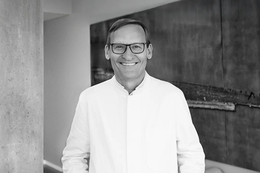 Prof. Dr. med. Dietmar Simon – Spezialist für Schilddrüsenchirurgie im RKM 740 Düsseldorf
